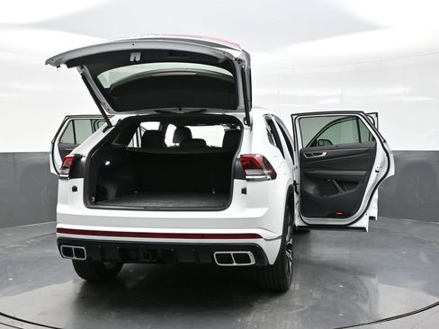 Used 2025 Volkswagen Atlas Cross Sport SEL Premium R-Line image 36