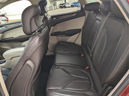 Used 2017 Lincoln MKC Reserve image 11