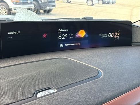 Used 2025 Lincoln Navigator Reserve AWD/4WD image 18