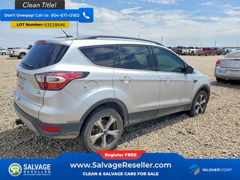 Used 2017 Ford Escape SE w/ Equipment Group 201A AWD/4WD image 4