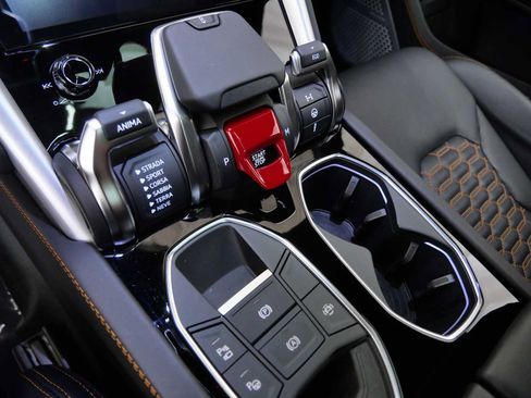 Used 2024 Lamborghini Urus S AWD/4WD image 25