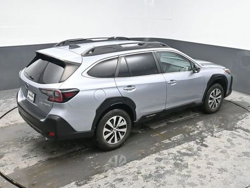 Used 2023 Subaru Outback Premium image 24