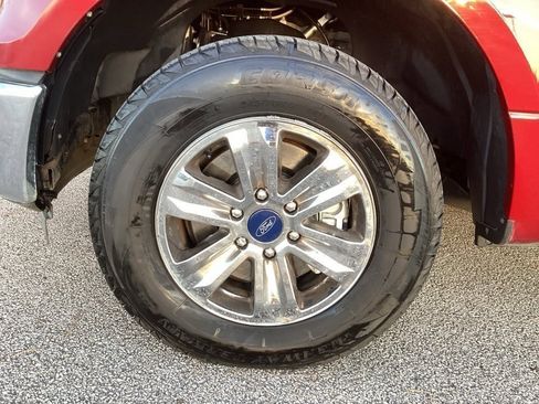 Used 2015 Ford F150 XLT image 12