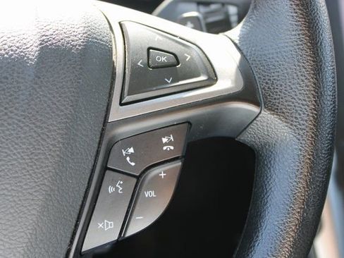 Used 2019 Ford Fusion SE image 18