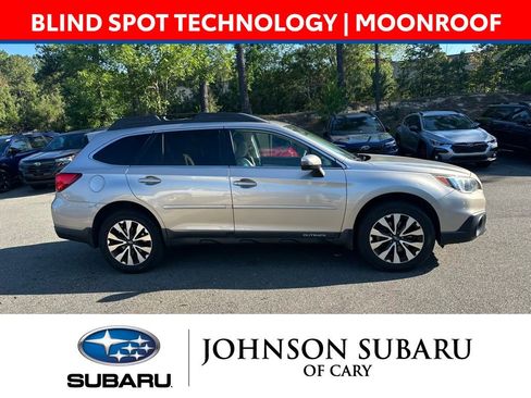 Used 2016 Subaru Outback 2.5i Limited AWD/4WD image 3