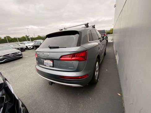 Used 2019 Audi Q5 2.0T Premium w/ Convenience Package AWD/4WD image 3