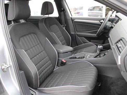 Certified 2024 Volkswagen Jetta Sport image 24