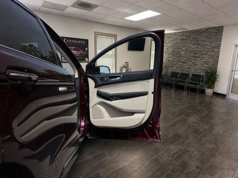 Used 2019 Ford Edge Titanium w/ Equipment Group 301A FWD image 19