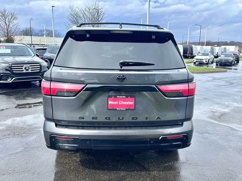 Used 2024 Toyota Sequoia Platinum image 10