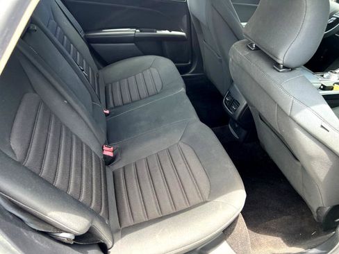 Used 2018 Ford Fusion SE w/ Fusion SE Technology Package image 10