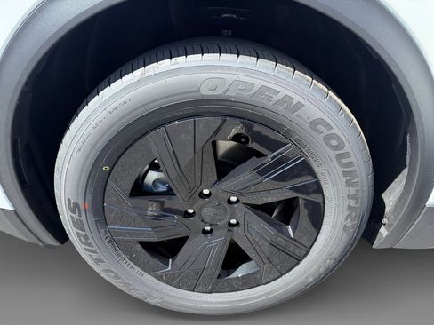 New 2026 Subaru Uncharted AWD image 9