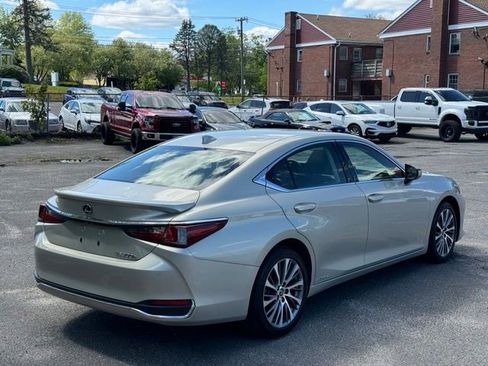 Used 2019 Lexus ES 300h w/ Premium Package FWD image 5