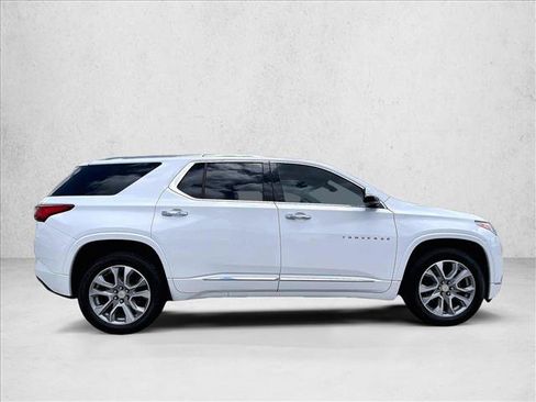 Used 2020 Chevrolet Traverse Premier FWD image 5