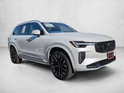 Certified 2025 Volvo XC90 B6 Plus w/ Protection Package Premier image 3