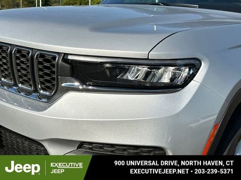 New 2025 Jeep Grand Cherokee Laredo X w/ Luxury Tech Group I image 7
