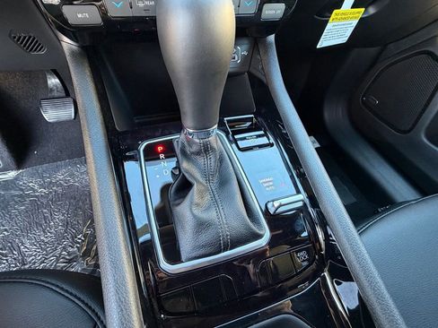 New 2026 Jeep Compass Limited w/ Sun, Sound & Navigation Group AWD/4WD image 20