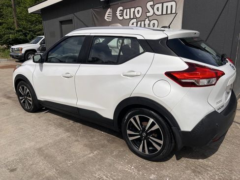 Used 2020 Nissan Kicks SV FWD image 13