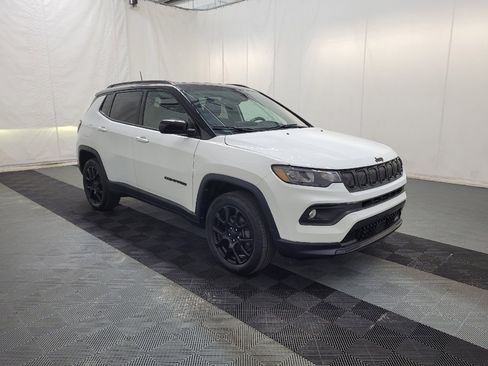 Used 2022 Jeep Compass Latitude w/ Convenience Group AWD/4WD image 13