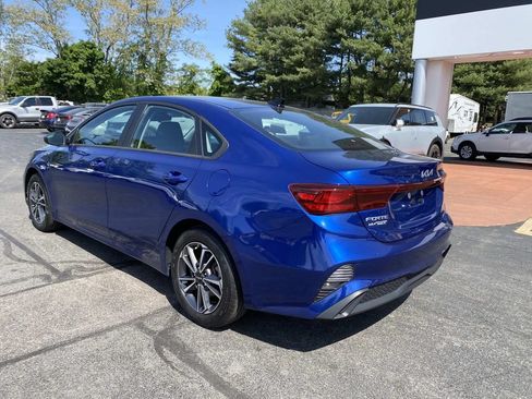 Used 2023 Kia Forte LXS FWD image 3