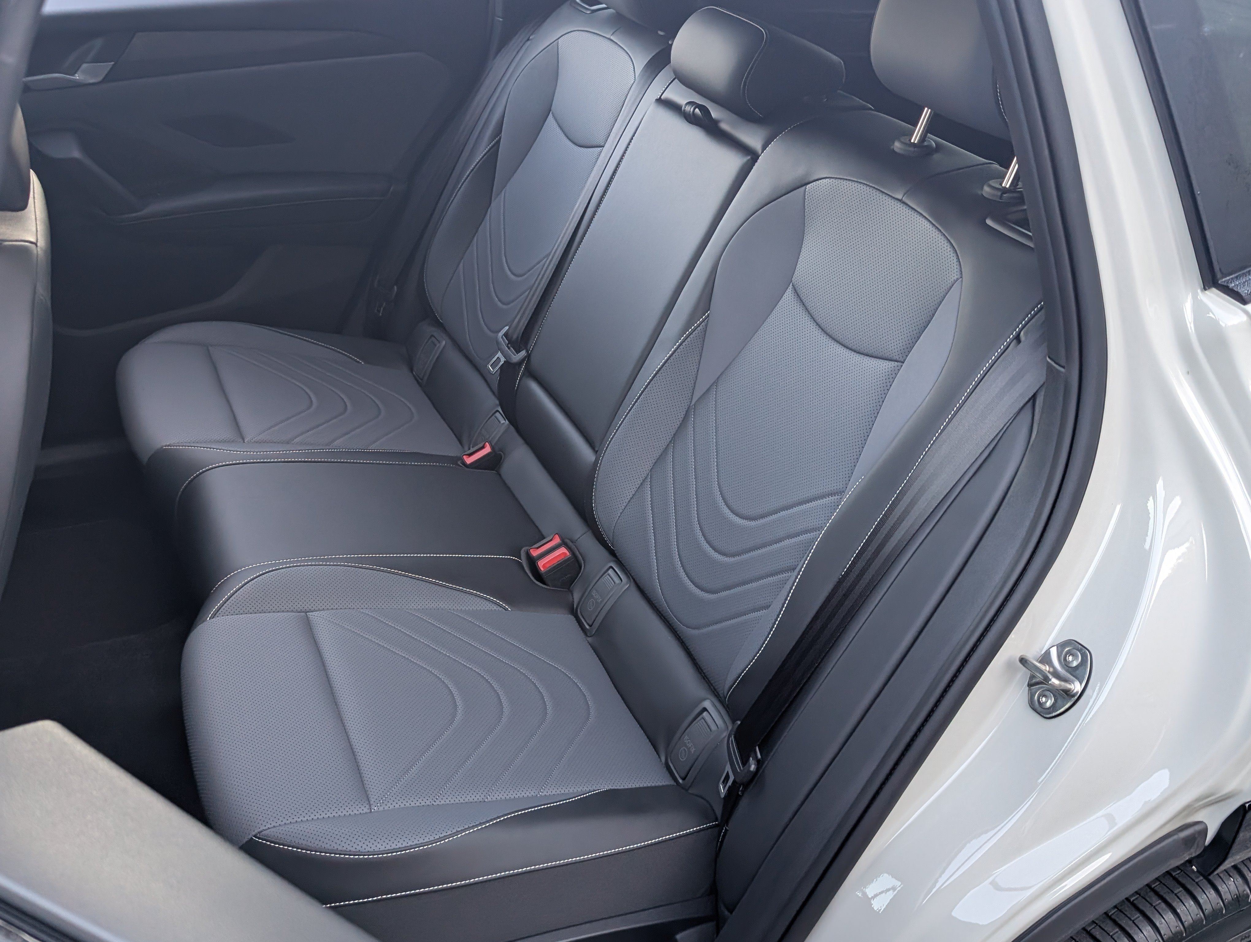 Used 2026 Volkswagen Tiguan SE R-Line AWD/4WD image 18