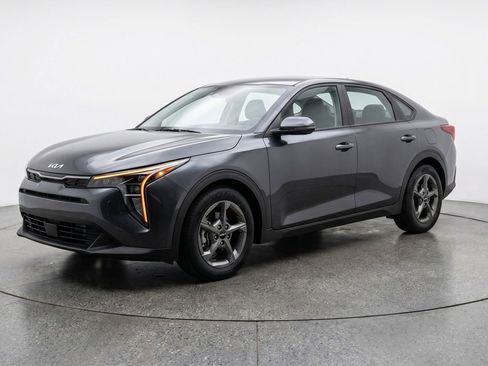 Used 2025 Kia K4 FWD image 3