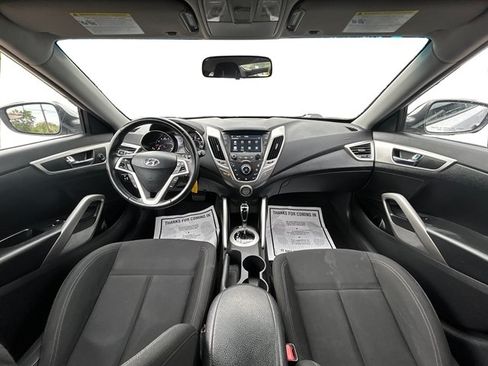 Used 2017 Hyundai Veloster FWD image 19