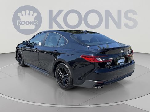 Used 2025 Toyota Camry SE w/ Multimedia Upgrade Package FWD image 4