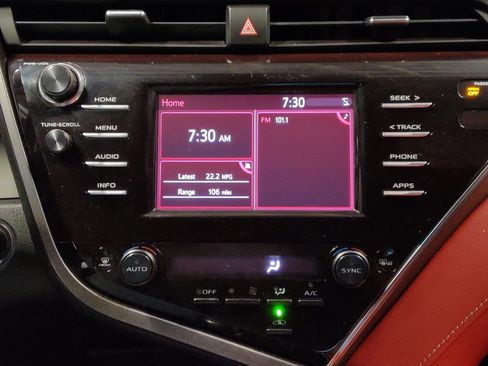 Used 2018 Toyota Camry XSE w/ Driver Assist Package FWD image 25