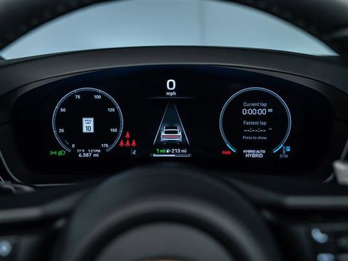 Certified 2026 Porsche Cayenne E-Hybrid Coupe AWD/4WD image 22
