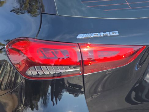 Certified 2022 Mercedes-Benz GLA 35 AMG 4MATIC image 33