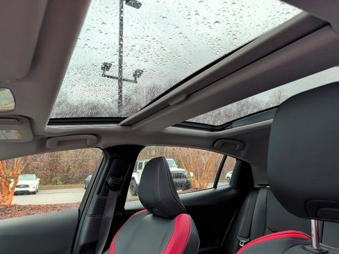 Used 2026 Toyota Prius Plug-In Hybrid image 27