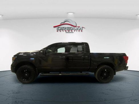 Used 2018 Nissan Titan SL w/ Midnight Edition AWD/4WD image 13