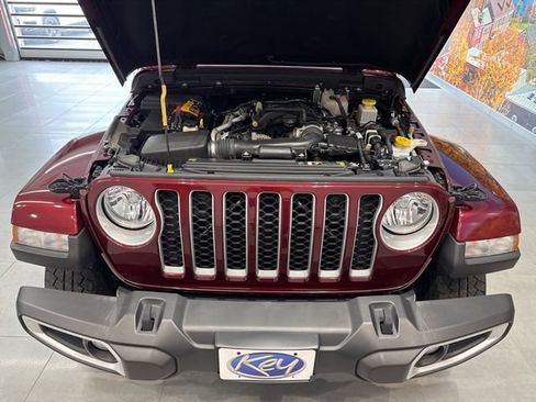 Used 2022 Jeep Gladiator Overland w/ Trailer Tow Package AWD/4WD image 52