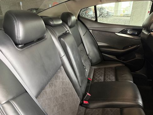 Used 2016 Nissan Maxima SR FWD image 21