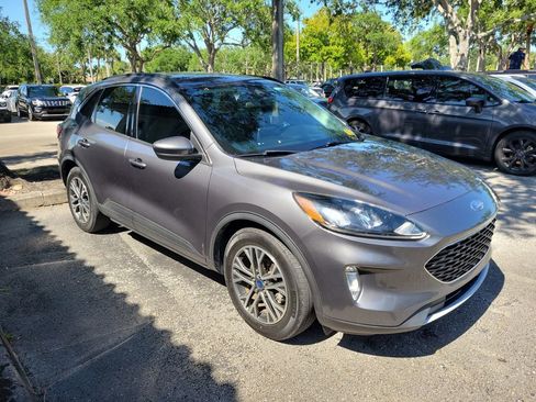Used 2021 Ford Escape SEL w/ Technology Package FWD image 2