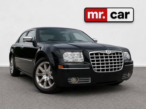 Used 2010 Chrysler 300 Touring RWD image 1