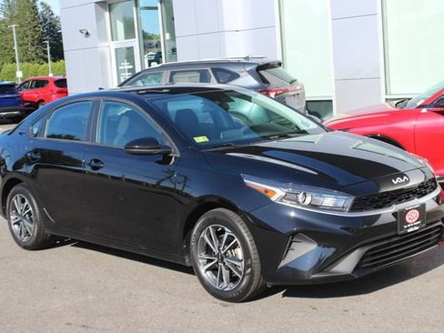 Used 2023 Kia Forte LXS FWD image 1