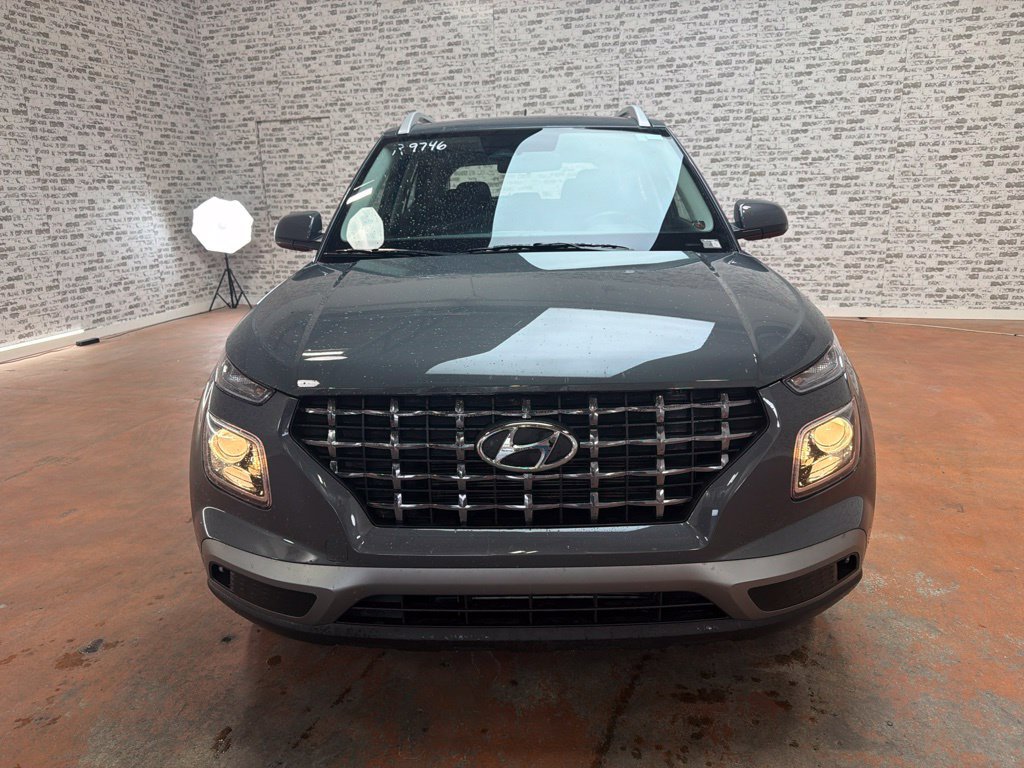 Used 2026 Hyundai Venue SEL FWD image 2