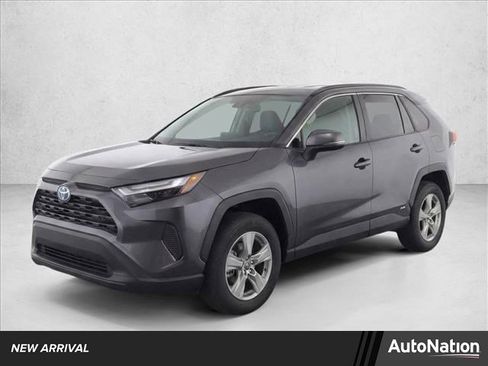 Used 2022 Toyota RAV4 XLE image 1