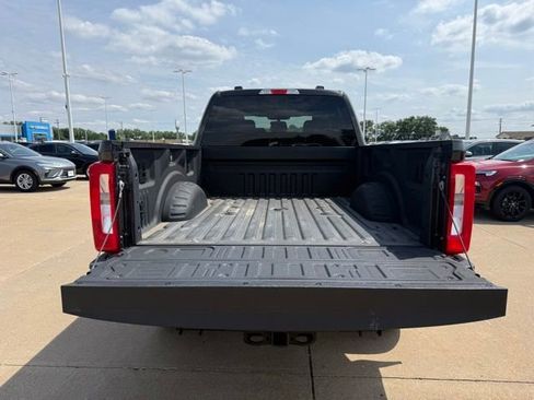 Used 2024 Ford F250 XLT AWD/4WD image 5