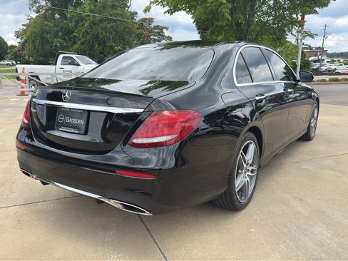 Used 2018 Mercedes-Benz E 300 image 3