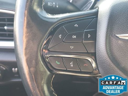 Used 2020 Chrysler Pacifica Touring w/ S Appearance Package image 36