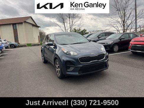 Certified 2022 Kia Sportage LX image 3
