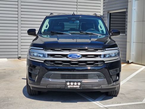 Used 2023 Ford Expedition XLT RWD image 3