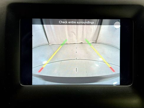 Used 2019 Jeep Cherokee Latitude Plus w/ Comfort/Convenience Group AWD/4WD image 14