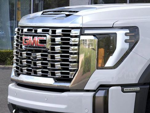 New 2026 GMC Sierra 2500 Denali w/ Denali Reserve Package image 13