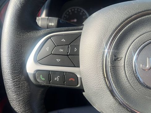 Used 2020 Jeep Renegade Trailhawk w/ Cold Weather Group AWD/4WD image 19