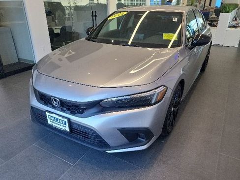 Used 2024 Honda Civic Sport image 3