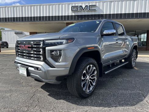Used 2023 GMC Canyon Denali AWD/4WD image 11
