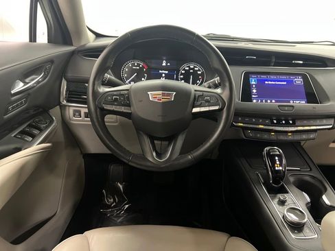 Used 2020 Cadillac XT4 Premium Luxury w/ Enhanced Visibility Package image 16